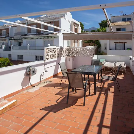 Сasa de vacaciones Sunny Roof Terrace Near Burriana Nerja